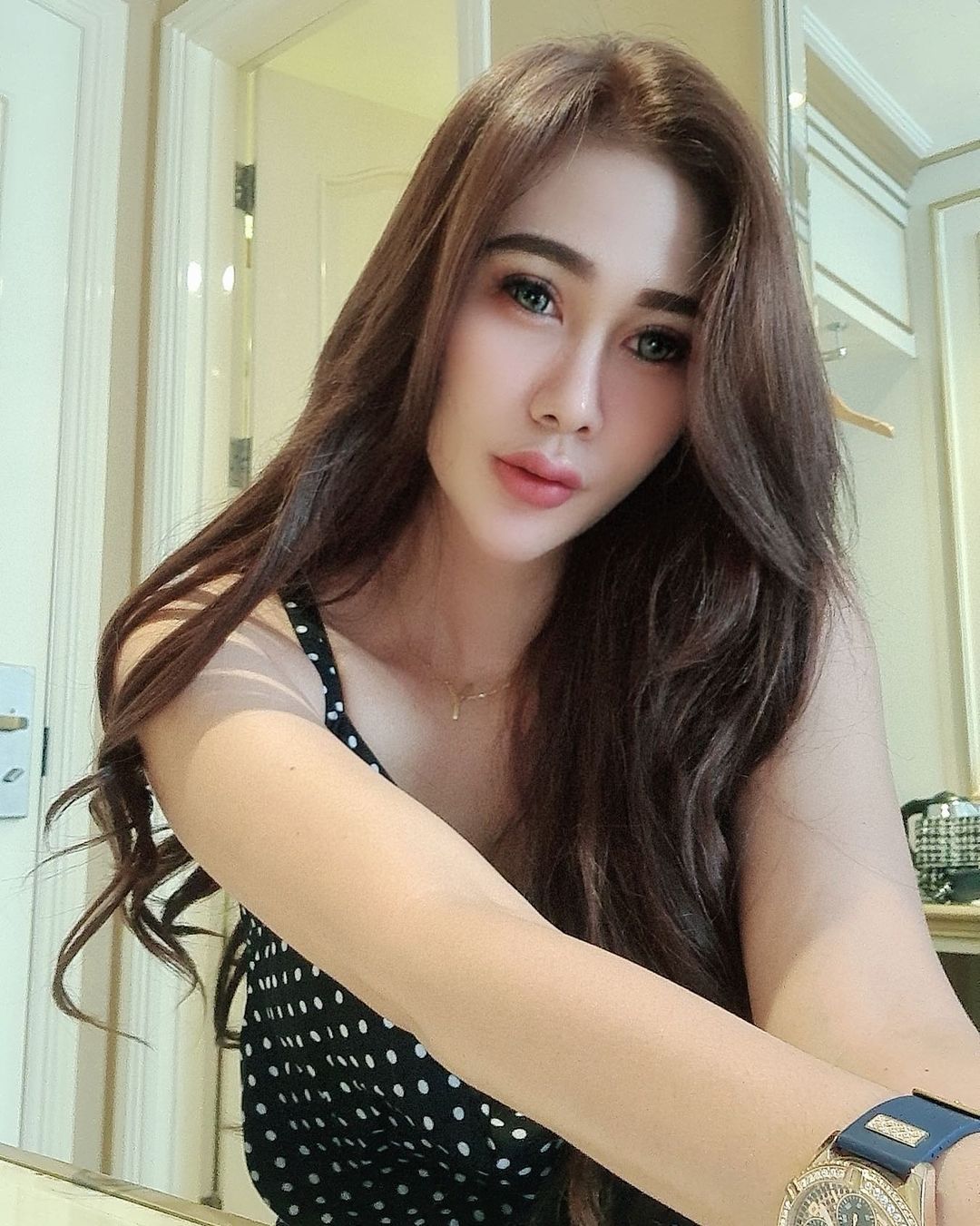 AlsaBB0 5'3 or under(160cm),Bisexual,Blonde,Green,Vietnamese